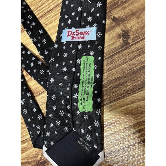 Dr. Seuss Enterprises The GRINCH Stole Christmas Santa Claus Men's Neck Tie - Picture 4 of 5